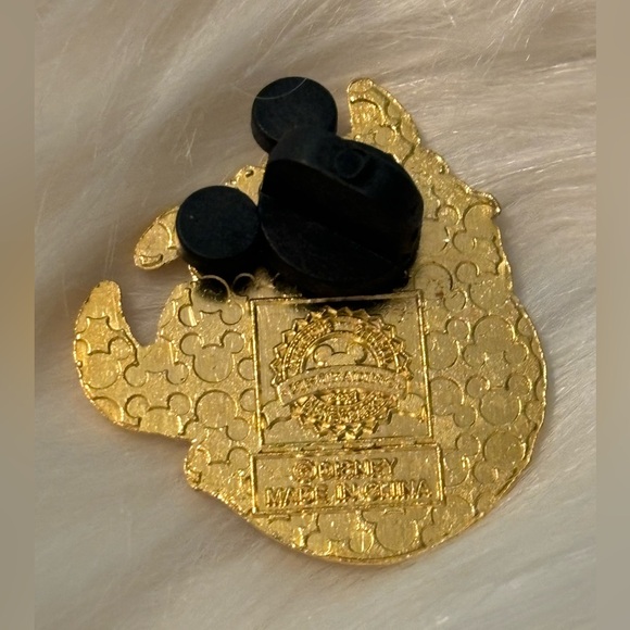 Disney Trading Pin - Picture 2 of 2